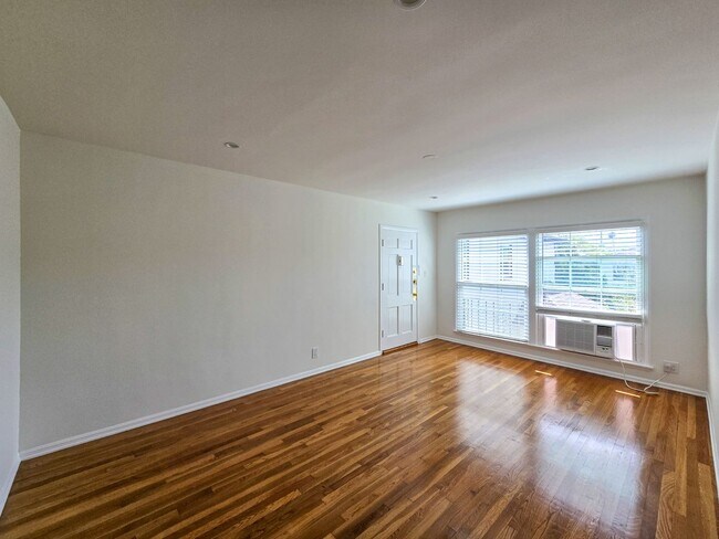 Foto del edificio - Charming Studio - Prime Los Feliz Location!