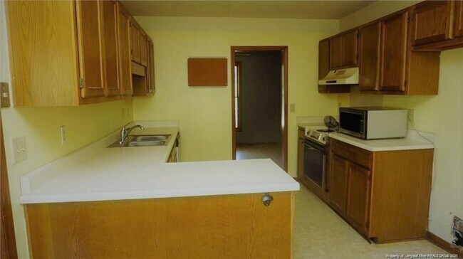 Building Photo - 7224 Clear Spring Dr