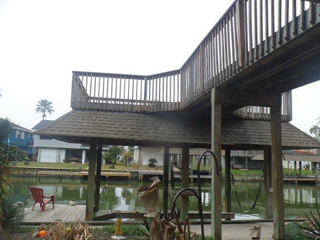 Building Photo - 70 Tarpon St