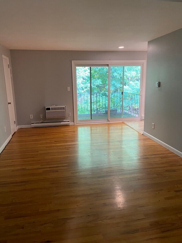 1634 Farmington Ave Unit 7, Unionville, CT 06085 Condo for Rent in Unionville, CT