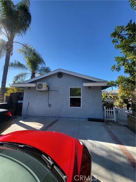 Building Photo - 1597 Crest Way