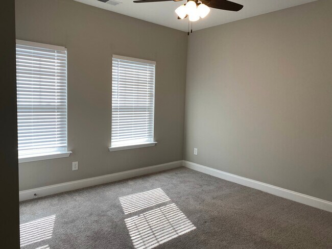 Foto del edificio - 1542 Holton Rd