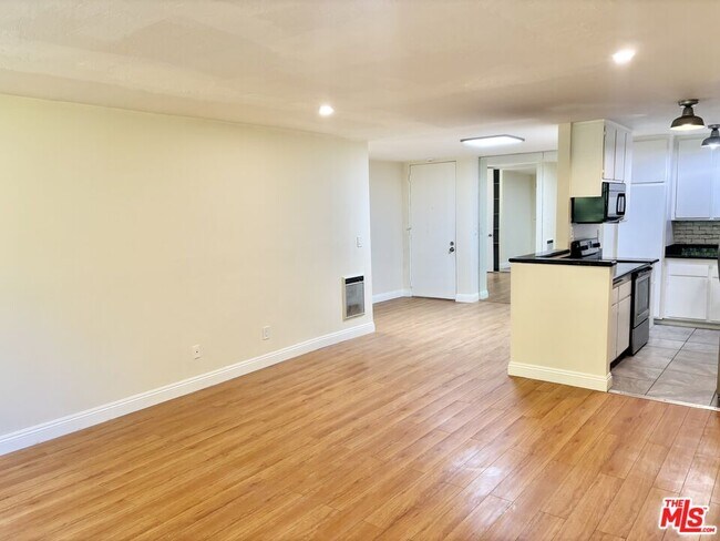 Foto del edificio - 6526 Ocean Crest Dr