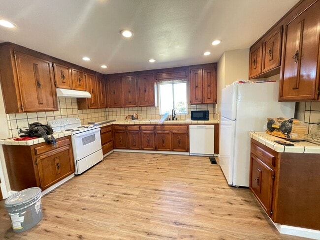 Building Photo - 3 bed / 2 ba house - S. Yuba City