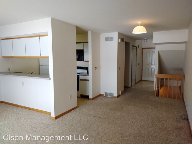 Building Photo - 321-329 Silverado Dr