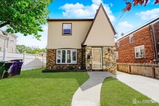 Building Photo - 371 Alpine St