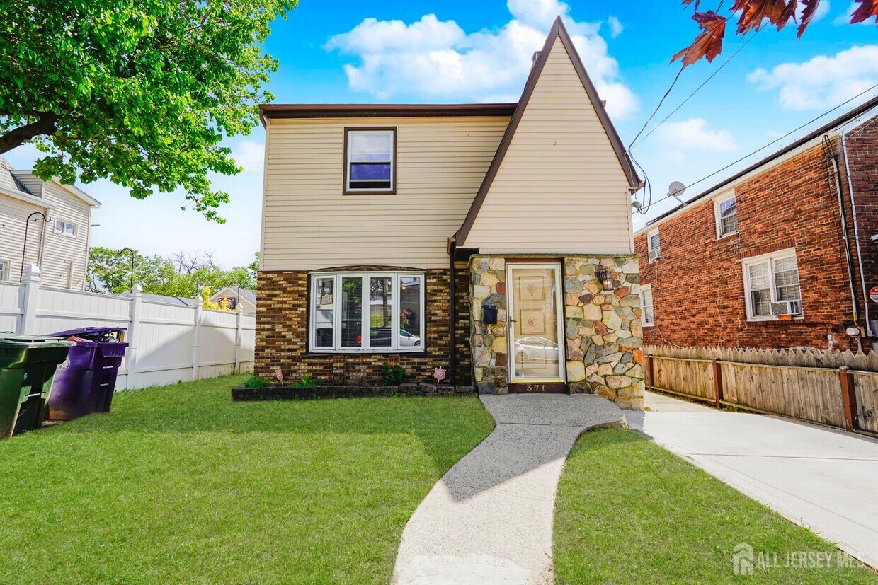 Foto principal - 371 Alpine St