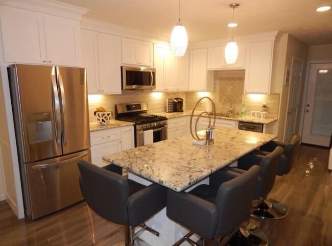 Foto del edificio - 8821 Woodruff St