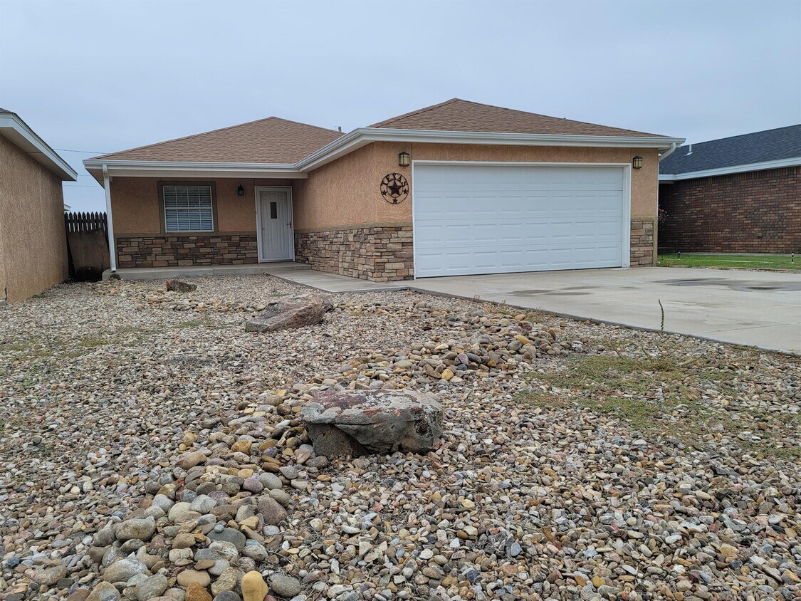 1011 Sun Ct, Portales, NM 88130 House Rental in Portales, NM