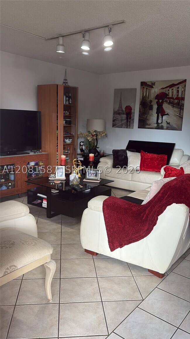 Foto del edificio - 13455 SW 9th Ct