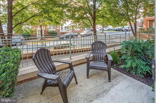 Foto del edificio - 1855 Stratford Park Pl