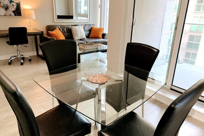 Photo du bâtiment - 199 Richmond St W