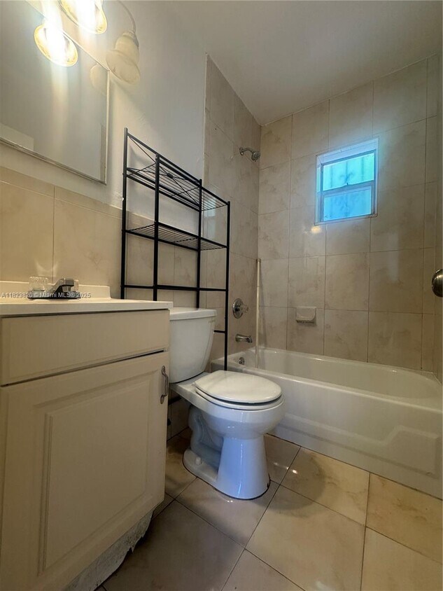 Foto del edificio - 1590 NW 56th St
