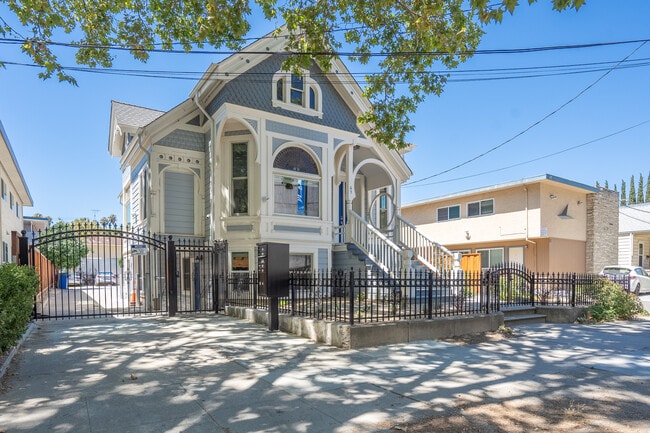 Building Photo - 65 S 9th St