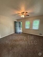 Building Photo - 5613 E 28th St