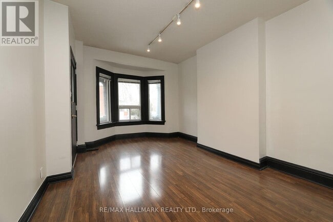 Building Photo - 32 Barton Ave