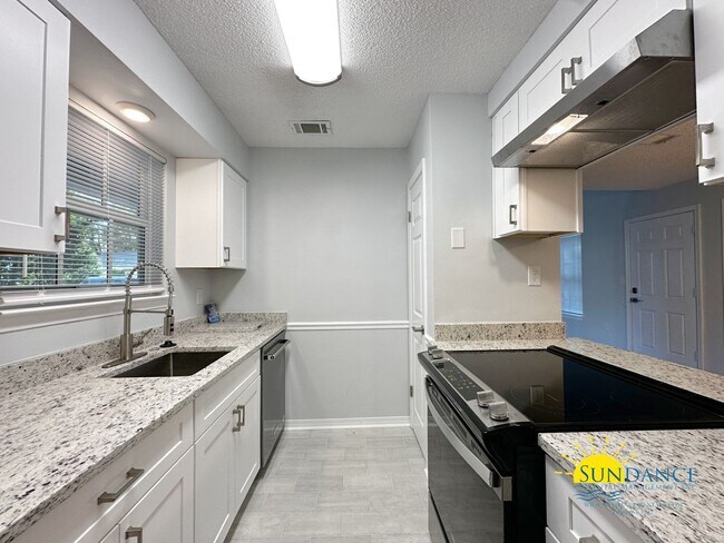 Foto del edificio - Lovely 3 Bedroom Townhouse in Fort Walton
