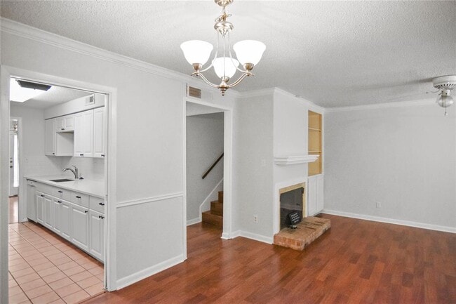 Foto del edificio - 6635 Valleyside Rd