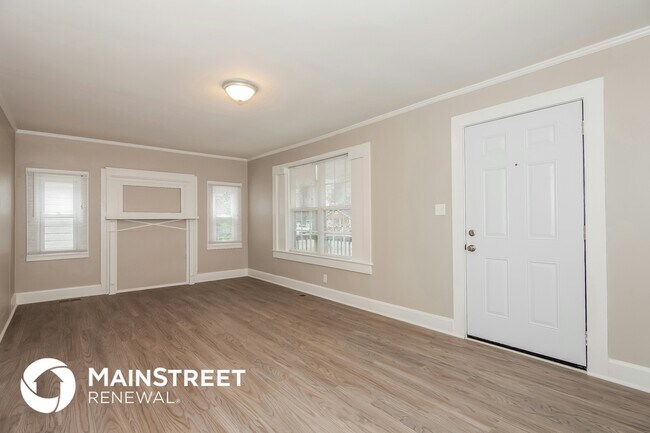 Building Photo - 2558 Hemphill St