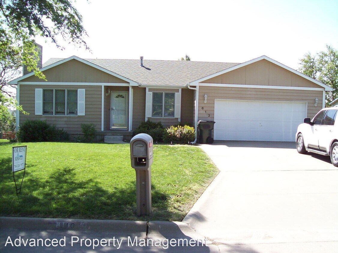 Foto principal - 4 br, 3 bath House - 813 Gillespie