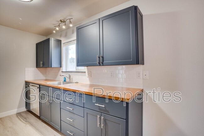 Foto del edificio - 3800 E 2nd Ave