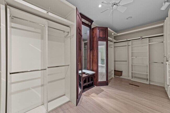 Foto del edificio - 221 Magnolia Ln