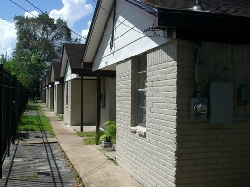 Building Photo - 7345 Bonita St