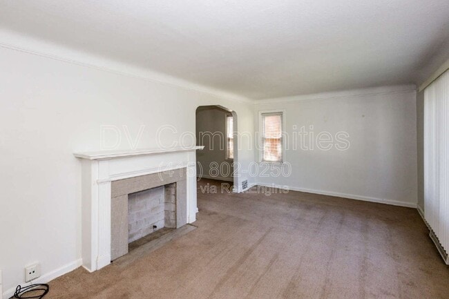 Building Photo - 4871 Oakland Dr