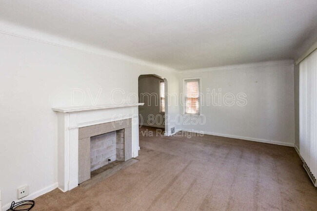 Foto del edificio - 4871 Oakland Dr