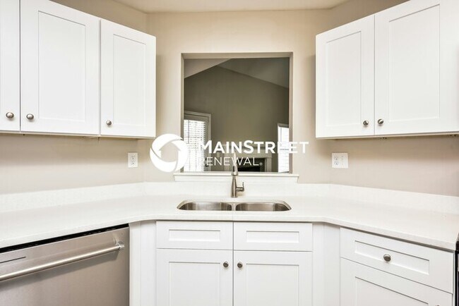 Foto del edificio - 4 Bedroom Pet-Friendly Home in COVINGTON, GA with Main Street Renewal