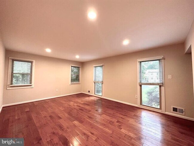 Foto del edificio - 3126 Flintlock Rd