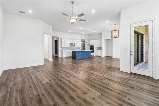 Building Photo - 1524 Vermillion Dr
