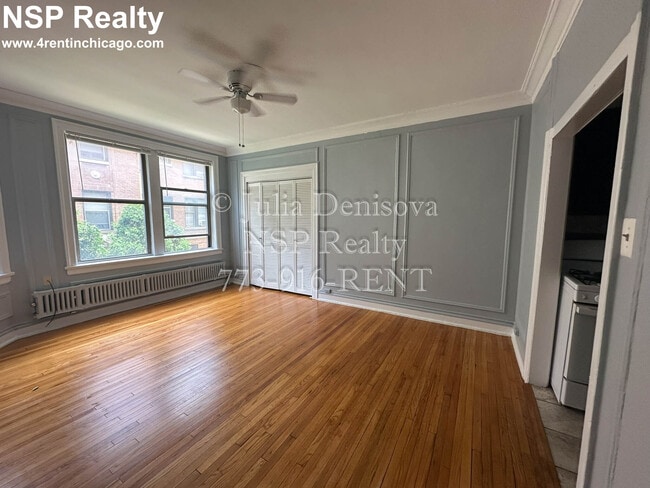 Building Photo - 1369 W Estes Ave
