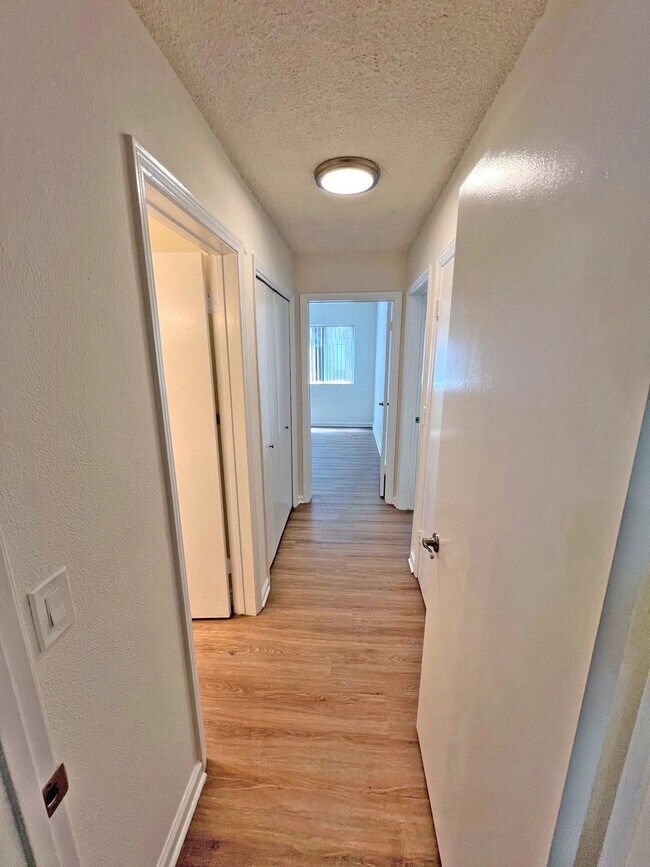 Foto del edificio - 6100 Buckingham Pkwy