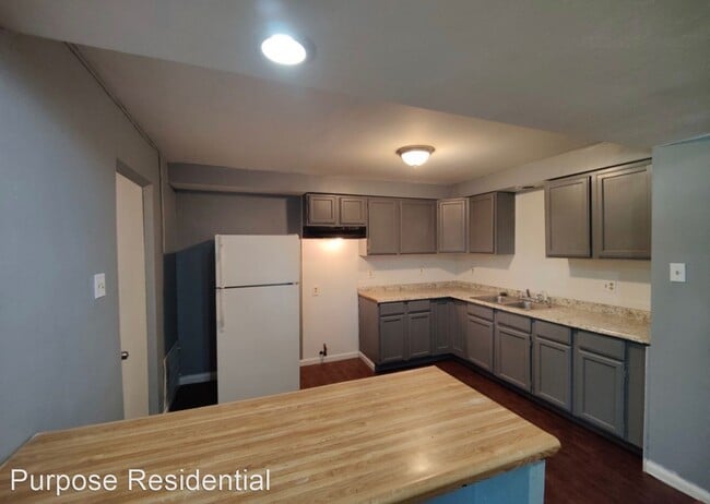 Building Photo - 3 br, 1 bath House - 8415 Chalons Ct