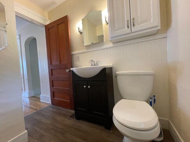 Building Photo - 176 Tompkins St