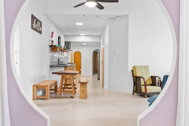 Building Photo - 3 Bedroom / 2.5 Bath Home with 20 Acres of...