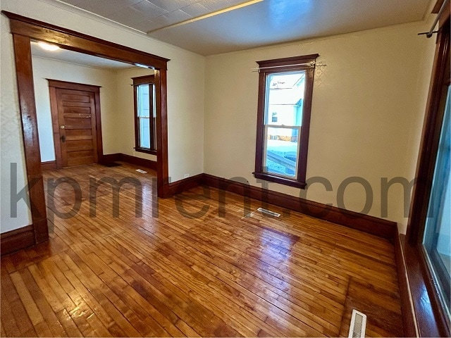 Building Photo - 705 10th St NE