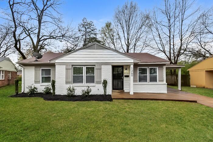 Primary Photo - Renovated Home! Great Location!