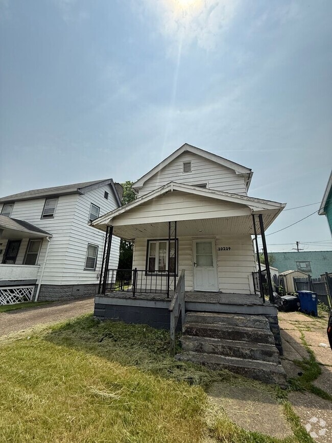 Building Photo - 10214 Avon Ave