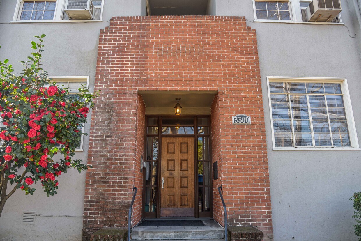 Building Photo - 3300 J St