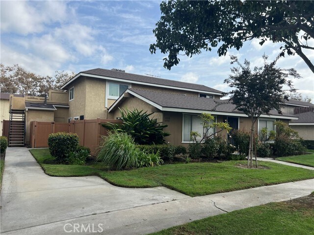 Foto del edificio - 16918 Cedarwood Ct