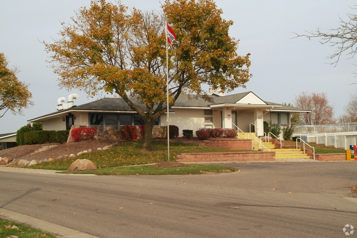 Oakland Glens Apartments in Novi, MI