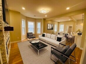 Building Photo - 85 Millet St