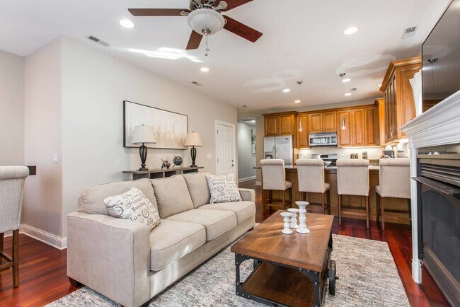 Foto del edificio - 5301 W Leland Ave