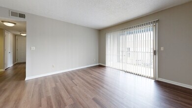 Interior Photo - Brookridge
