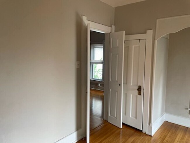 Foto del edificio - One Bedroom Apartment