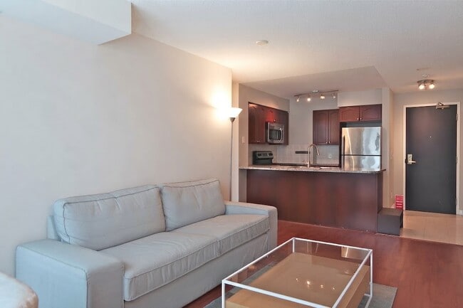 Building Photo - 51 Lower Simcoe St