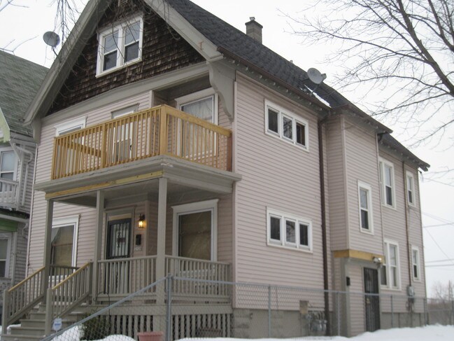 Front/side view - 2528 N 34th St