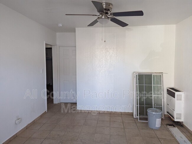 Building Photo - 1744 E 65th St